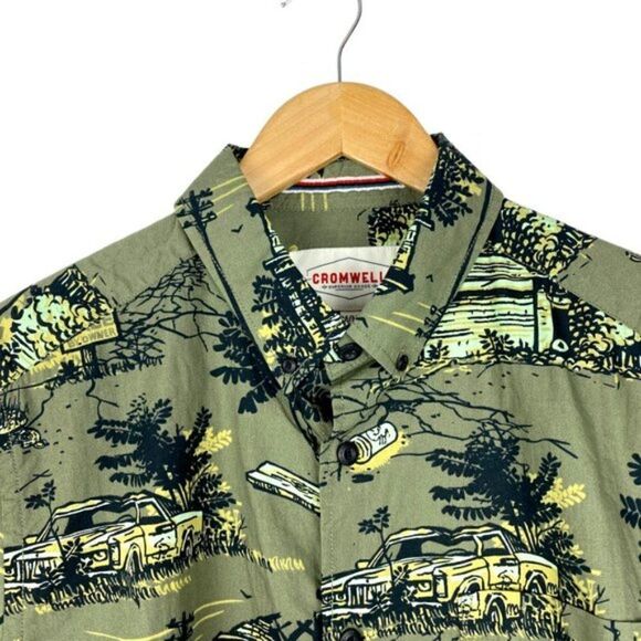 Cromwell men's Green Graphic Print Short Sleeve Button Down Shirt US M - Picture 3 of 7